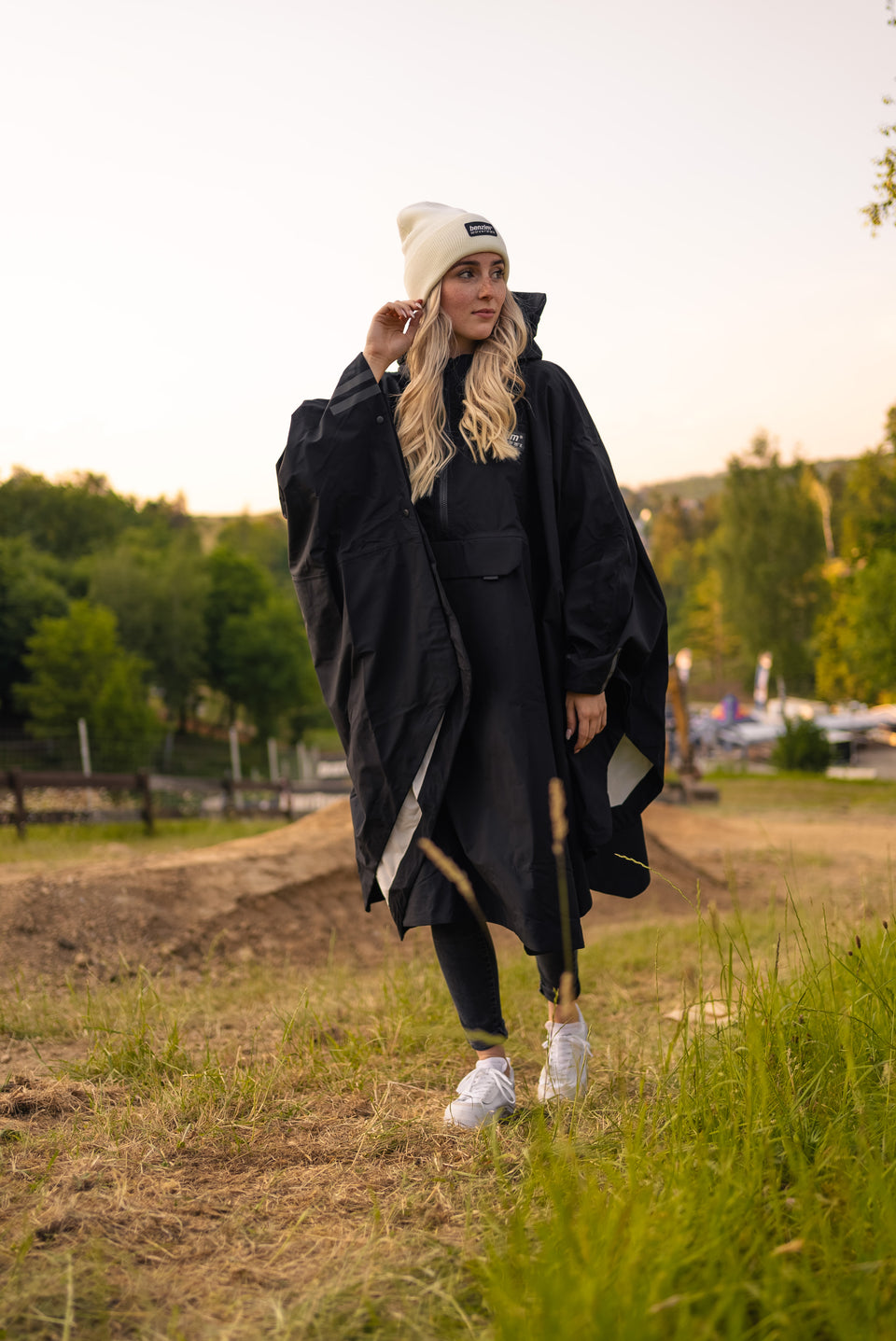 Track Poncho