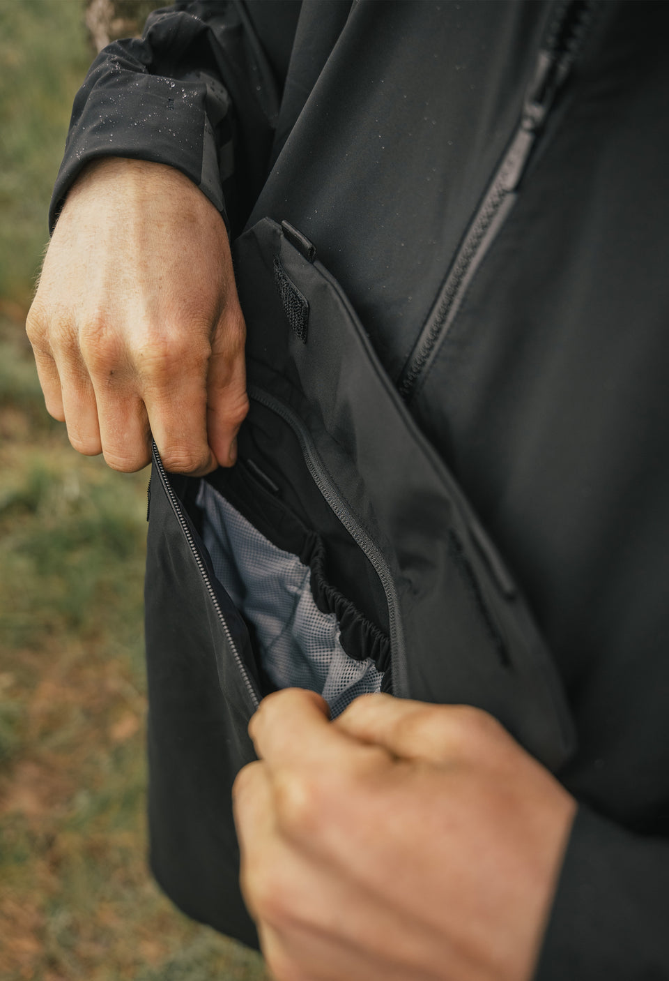 Track Poncho