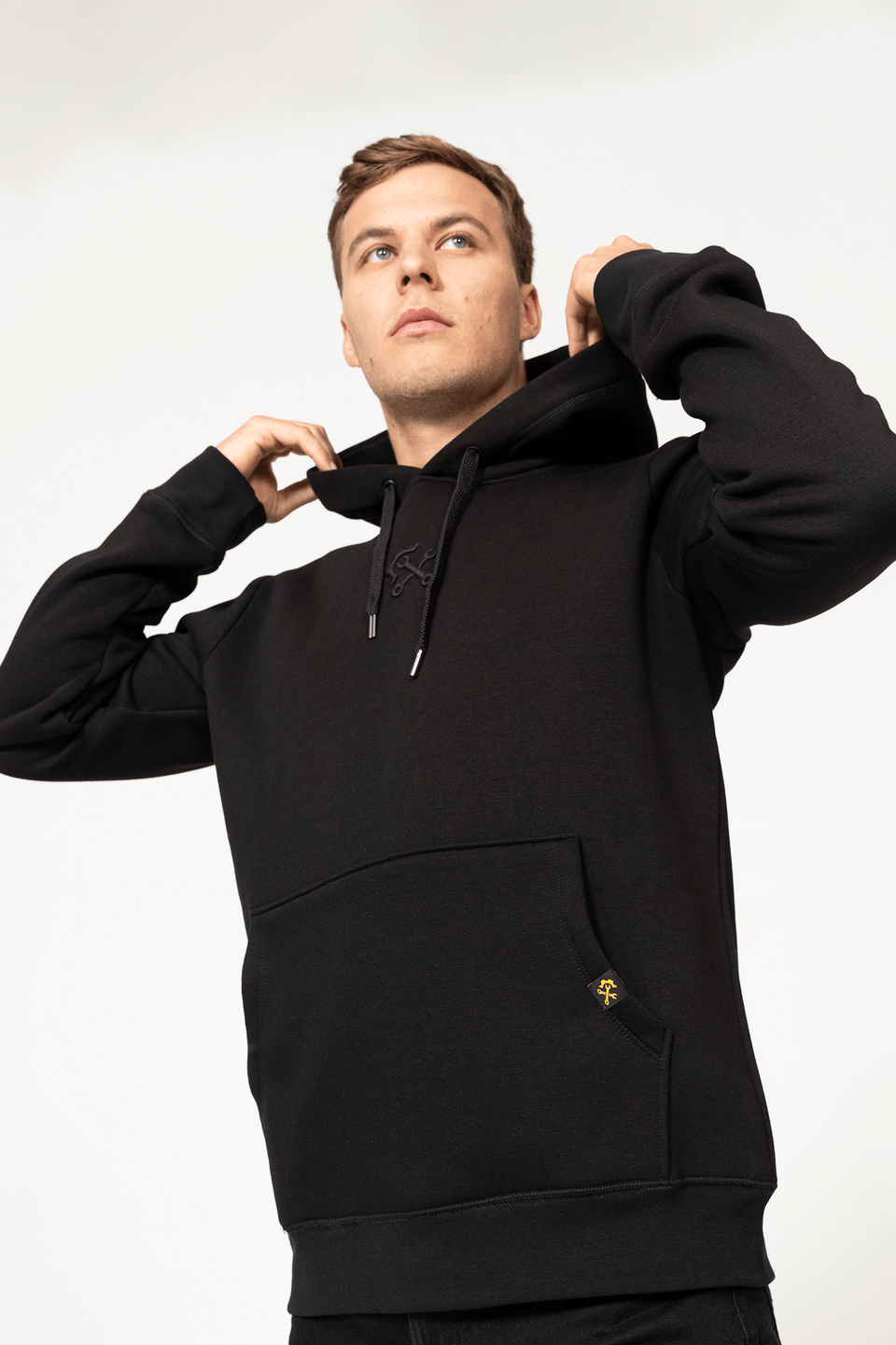 Hoodie Farbe Schwarz für Motocross von benzim an Model